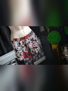 UK2LA Floral Flower Print Shorts Md-LG